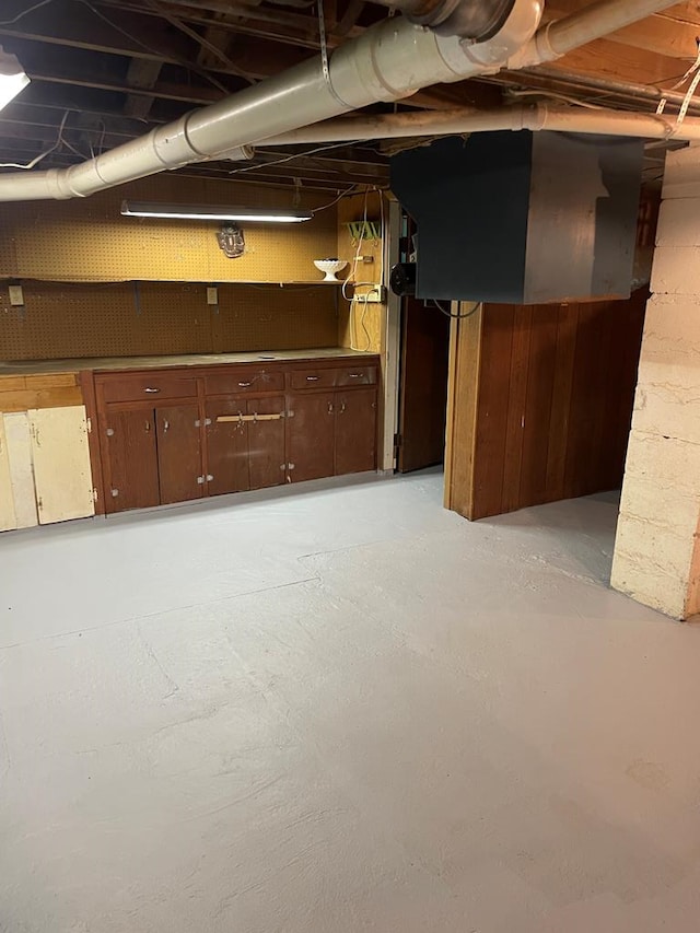 419 Adams St, Marion, VA 24354 - view of unfinished below grade area
