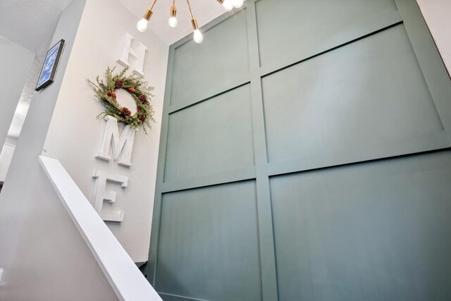 156 Ridgecrest St, Bluefield, VA 24605 - detailed view of a chandelier