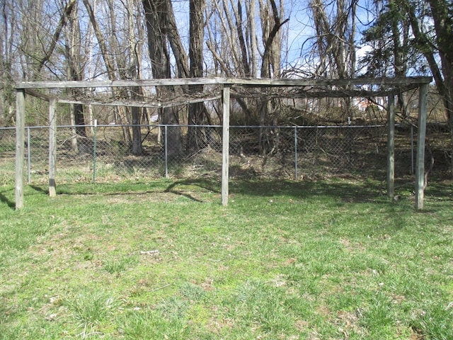 view of yard featuring fence