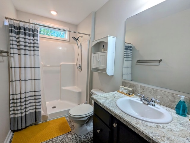 1251 Epperly Mill Rd, Floyd, VA 24091 - full bath featuring a shower with shower curtain and vanity