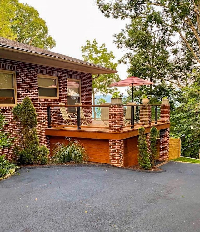 675 Pine Ridge Rd, Wytheville, VA 24382 - view of front of house with brick siding and driveway