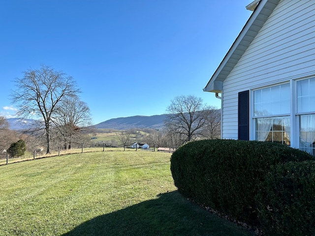 view of yard with a mountain view