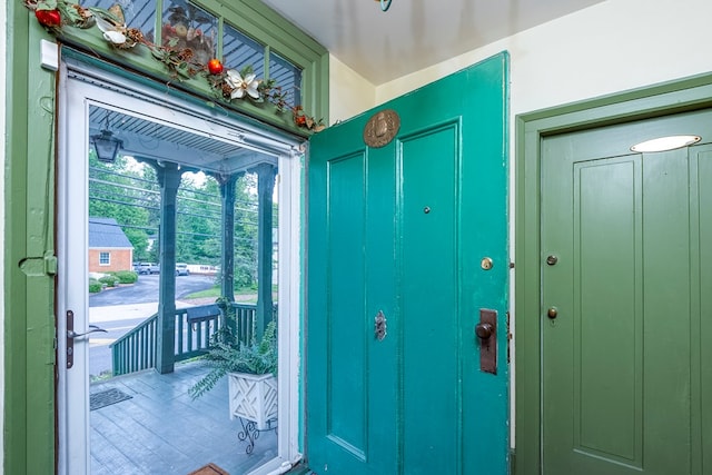 210 Valley St NE, Abingdon, VA 24210 - view of entryway