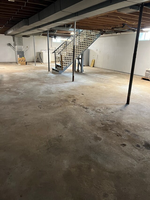 128 Roberts Chapel Rd, Saltville, VA 24370 - below grade area featuring washer / clothes dryer and stairs