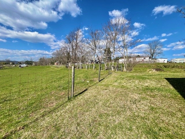 view of yard featuring a rural view