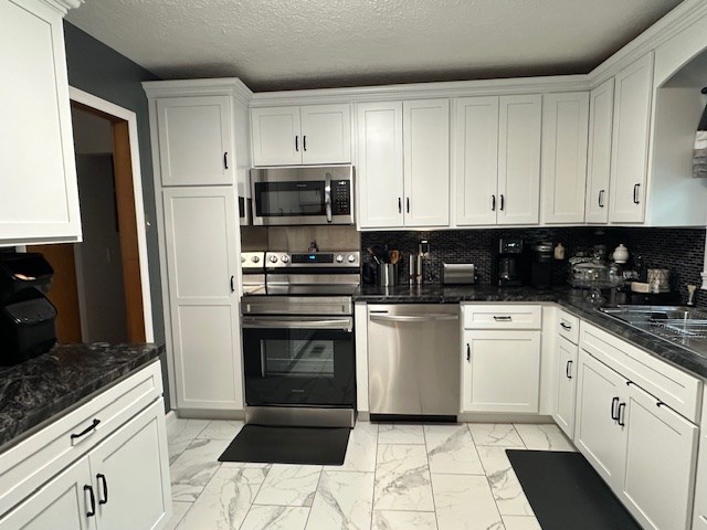 625 Robin St, Bluefield, VA 24605 - photo 3