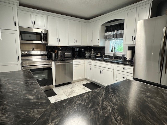 625 Robin St, Bluefield, VA 24605 - photo 4