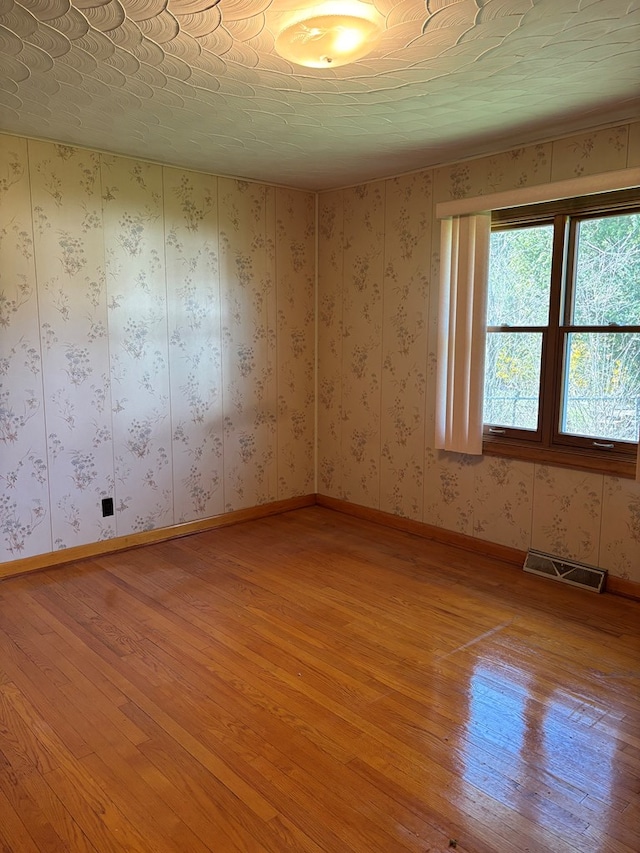 4127 Steelsburg Hwy, Cedar Bluff, VA 24609 - unfurnished room featuring light wood-style flooring