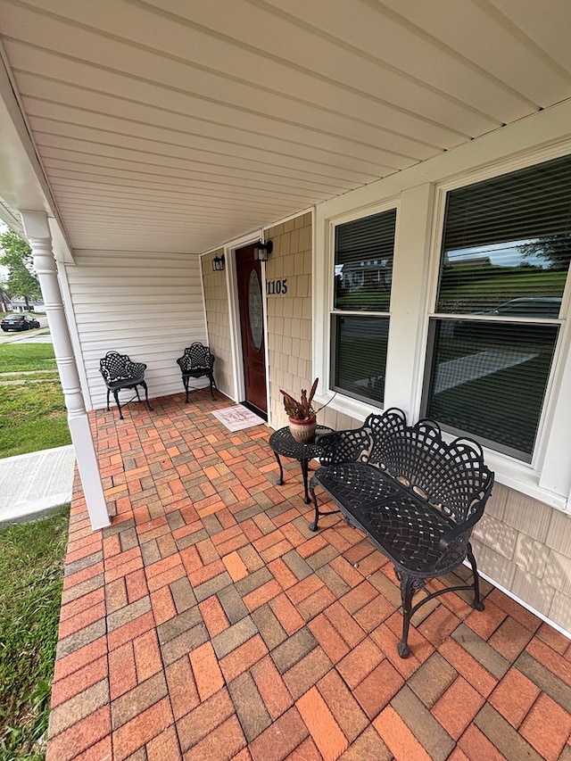 1105 N Main St, Hillsville, VA 24343 - view of porch