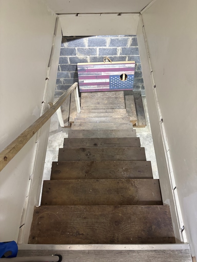 1105 N Main St, Hillsville, VA 24343 - view of staircase