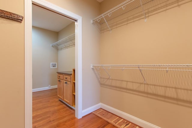 16084 Old Jonesboro Rd, Bristol, VA 24202 - spacious closet featuring light wood-type flooring