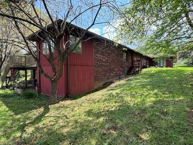 319 Bogey Dr, Abingdon, VA 24211 - view of side of home with a lawn, stairway, and a deck