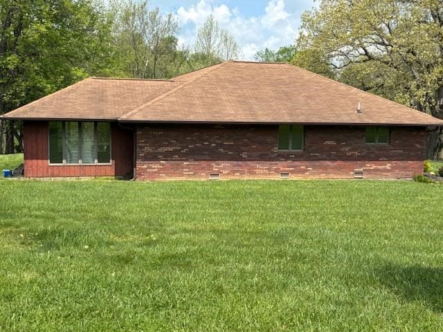 319 Bogey Dr, Abingdon, VA 24211 - view of property exterior featuring a lawn, a shingled roof, brick siding, and crawl space