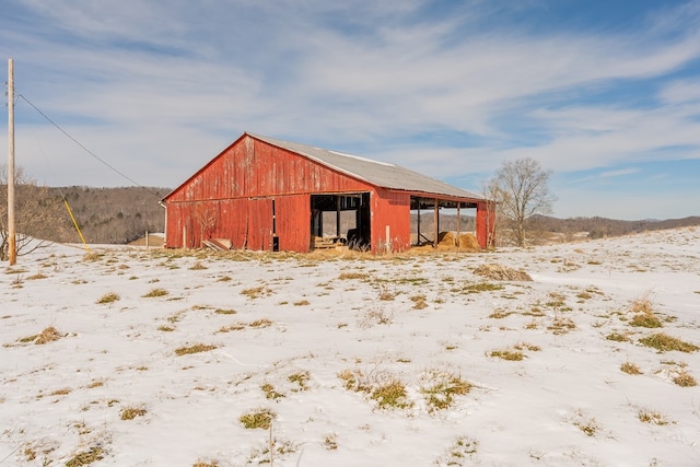 view of outdoor structure