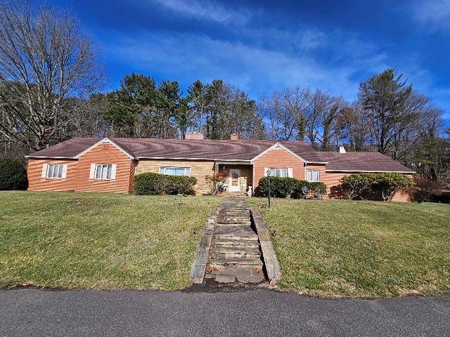 1002 W Stuart Dr, Galax VA, 24333, 6 bedrooms, 4 baths house for sale