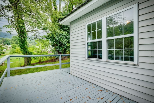 103 Whites Subdivision Rd, Cedar Bluff, VA 24609 - view of wooden terrace