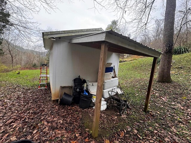 196 Goodwin Rd, Cedar Bluff, VA 24609 - view of outdoor structure featuring a carport