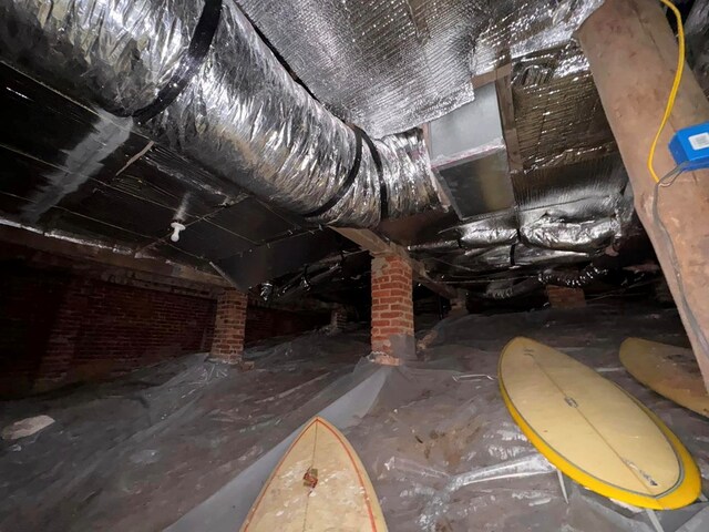 196 Goodwin Rd, Cedar Bluff, VA 24609 - view of inside crawl space