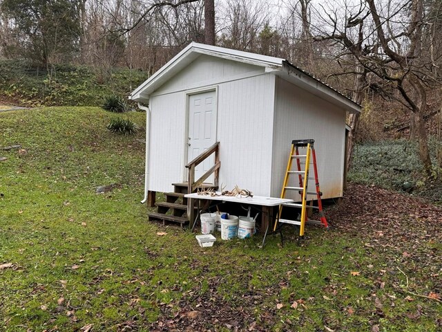 196 Goodwin Rd, Cedar Bluff, VA 24609 - view of outdoor structure with entry steps and an outbuilding
