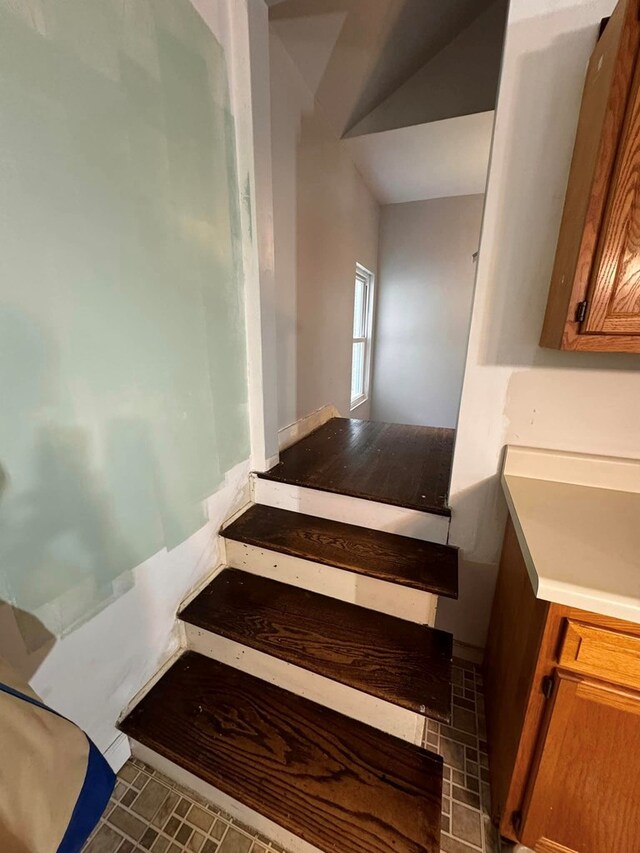 196 Goodwin Rd, Cedar Bluff, VA 24609 - view of stairway