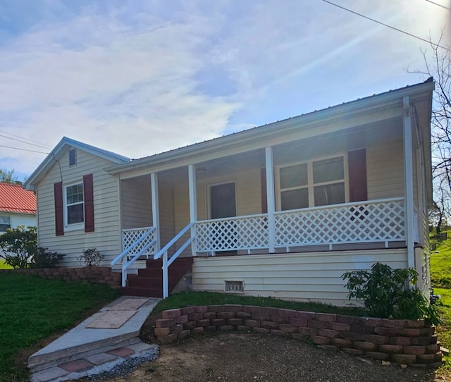 view of front of property featuring a porch