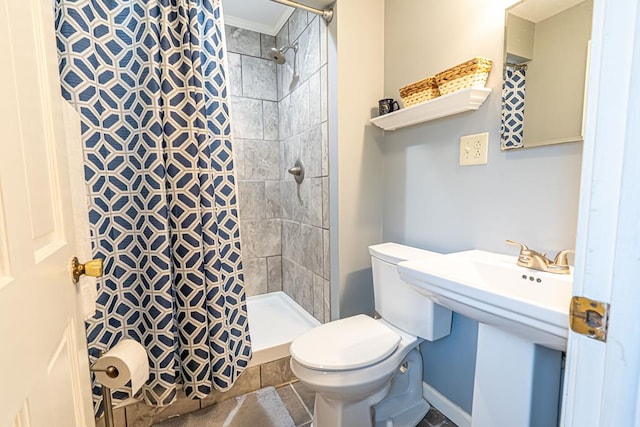 503 Court St, Abingdon, VA 24210 - bathroom with tiled shower and ornamental molding