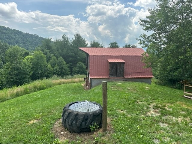 view of outdoor structure with an outdoor structure