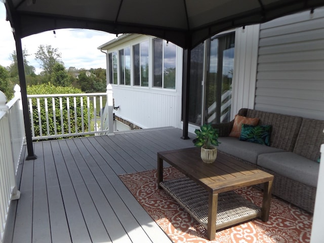 566 Breezy Ridge Rd, Woodlawn, VA 24381 - view of wooden deck