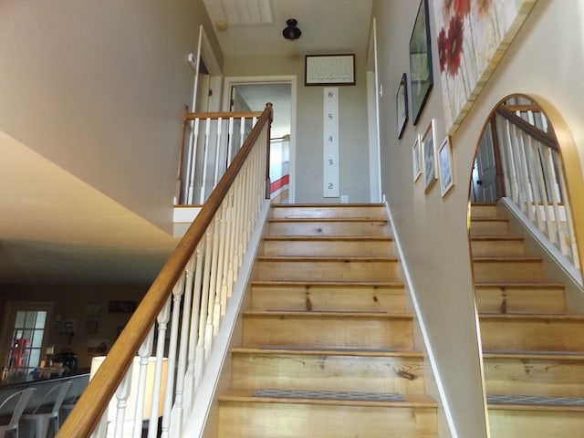 566 Breezy Ridge Rd, Woodlawn, VA 24381 - stairs featuring a towering ceiling