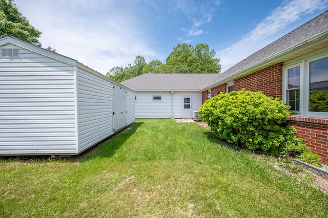 8214 Snake Creek Rd, Hillsville, VA 24343 - view of grassy yard