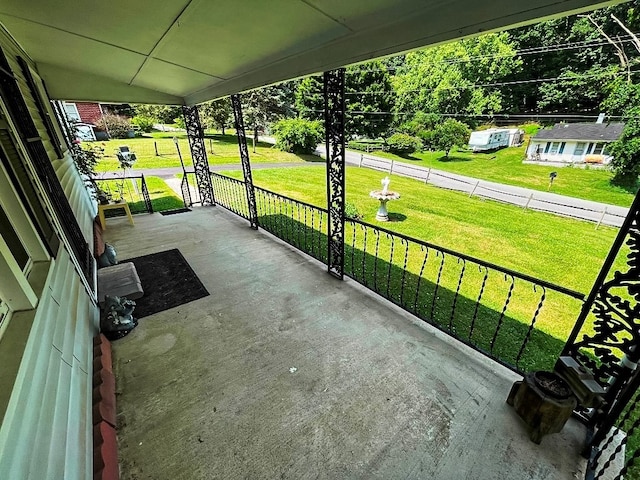 view of patio / terrace with covered porch