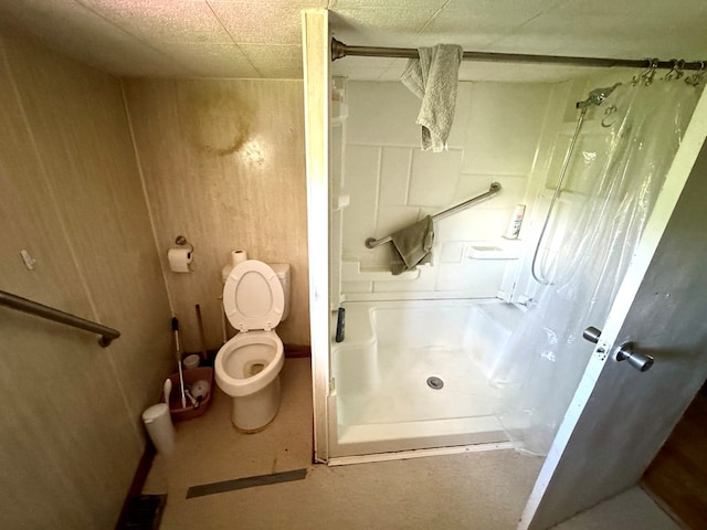 318 Limestone Rd, Pounding Mill, VA 24637 - full bathroom featuring a stall shower and toilet