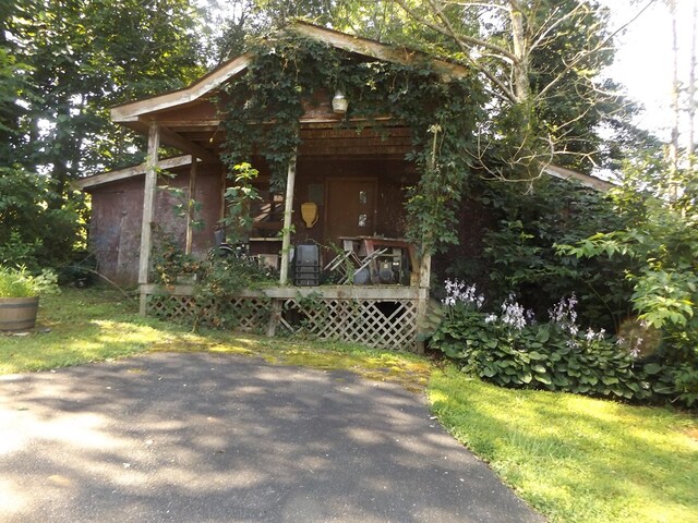 1153 Raindrop Rd, Fancy Gap, VA 24328