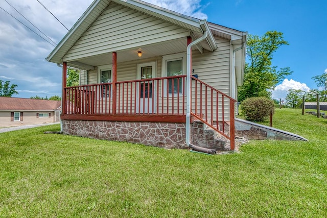 204 Elizabeth St, Bristol, TN 37620 - view of front of home featuring a front lawn and covered porch