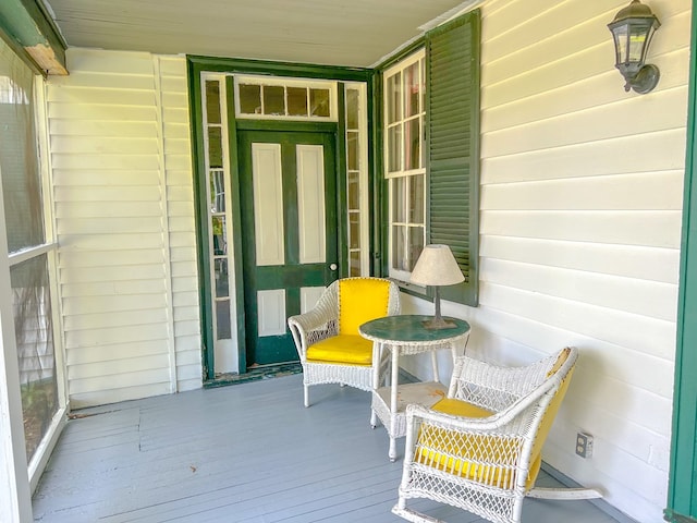 balcony featuring covered porch