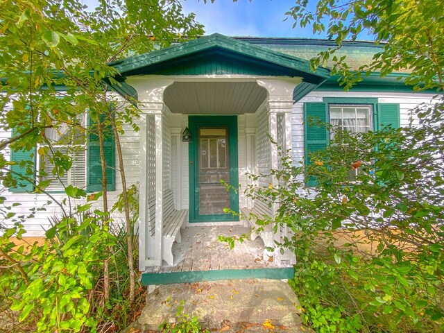 view of property entrance