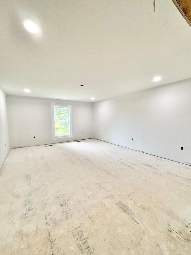 677 Summit Dr, Jonesborough, TN 37659 - spare room featuring recessed lighting