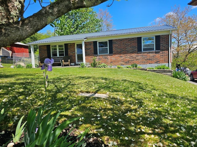 290 Hummingbird Hl, Tazewell, VA 24651 - single story home with brick siding and metal roof