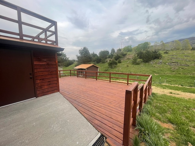 3747 Mountain Rd, Cedar Bluff, VA 24609 - deck with an outdoor structure