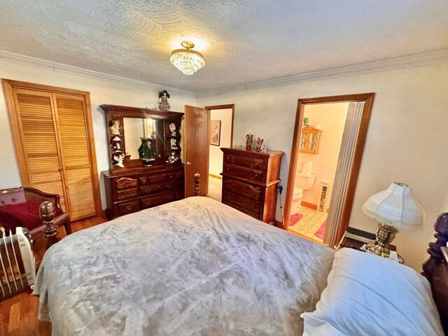 2989 Greenbrier Rd, Haysi, VA 24256 - bedroom featuring ornamental molding and connected bathroom