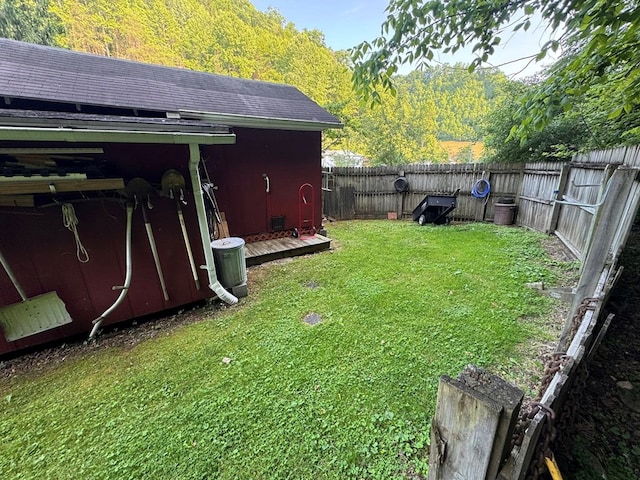 2989 Greenbrier Rd, Haysi, VA 24256 - fenced backyard with a wooded view