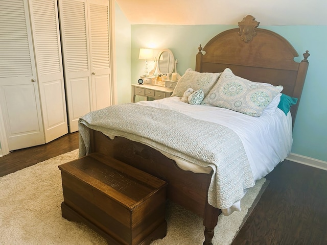 18335 Westwood Dr, Abingdon, VA 24211 - bedroom with wood finished floors and a closet