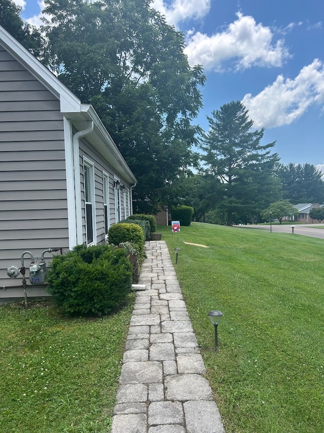 18335 Westwood Dr, Abingdon, VA 24211 - view of green lawn