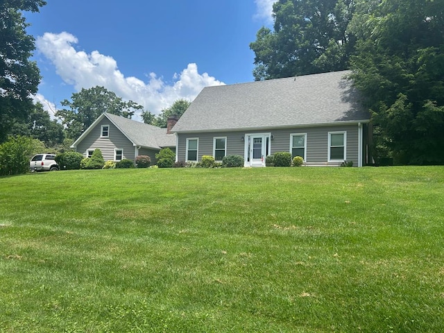 18335 Westwood Dr, Abingdon, VA 24211 - cape cod-style house with a front yard