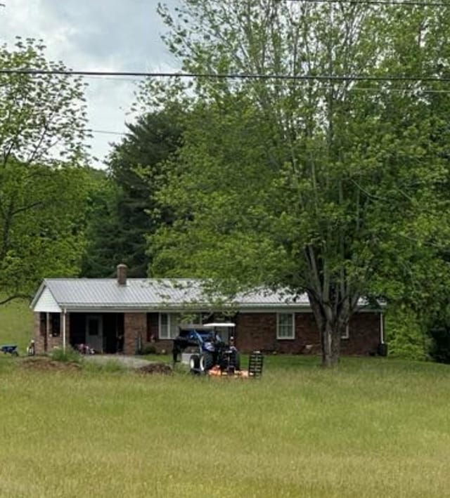 148 Rockspray Dr, Wytheville, VA 24382 - view of green lawn