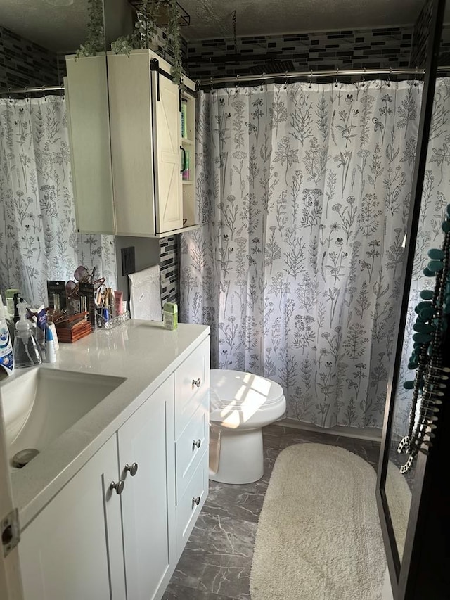 148 Rockspray Dr, Wytheville, VA 24382 - bathroom featuring vanity and curtained shower