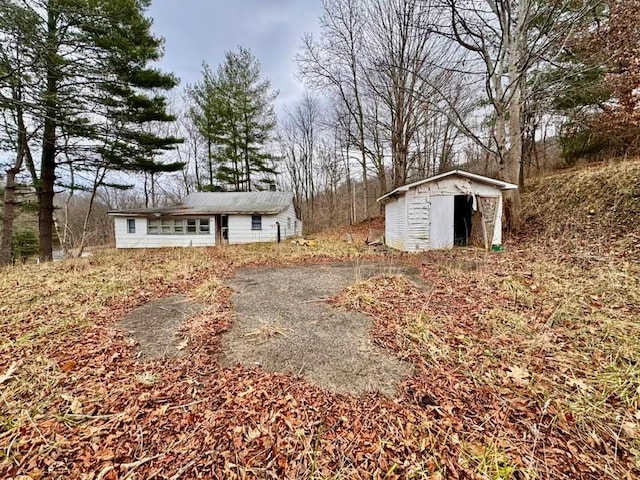 5366 Wardell Rd, Pounding Mill, VA 24637 - view of yard