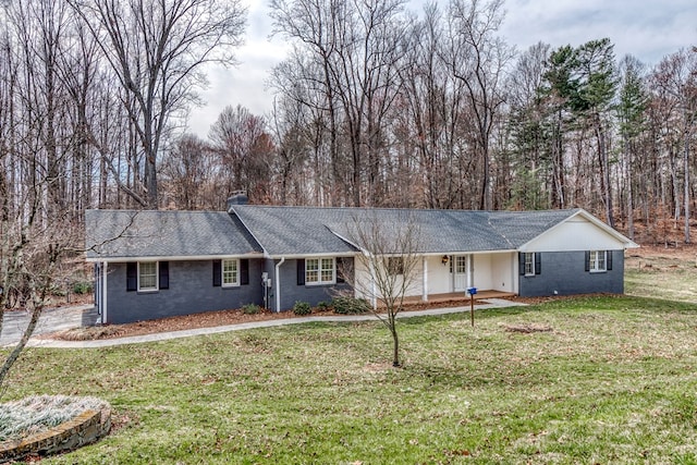 15743 Monticello Dr, Bristol, VA 24202 - ranch-style home featuring a chimney and a front lawn