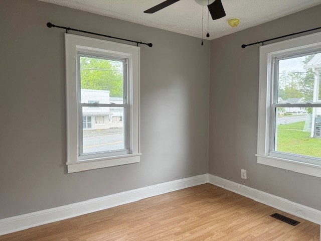 1195 W Monroe St, Wytheville, VA 24382 - photo 3