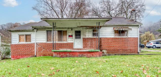 924 W Main St, Saltville, VA 24370 - photo 1
